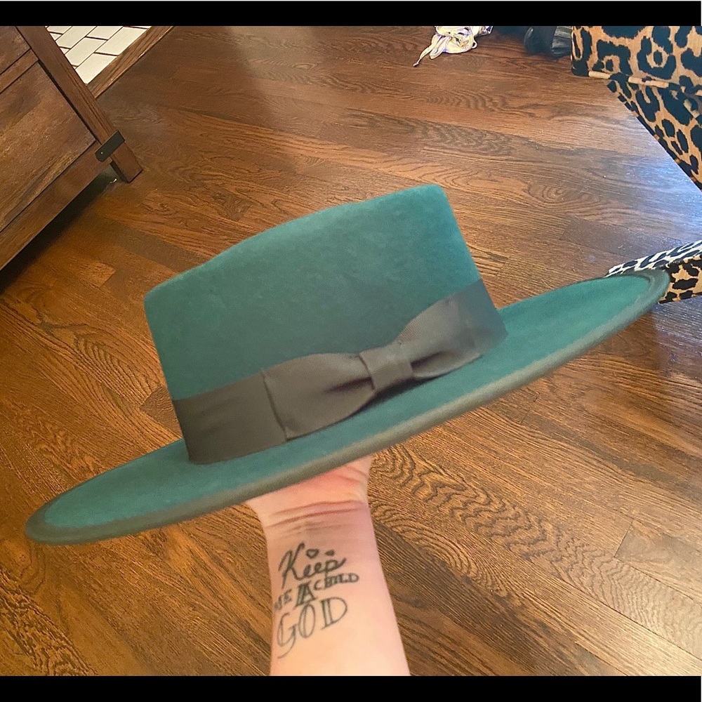 NWT Emerald Stiff Brim Hat